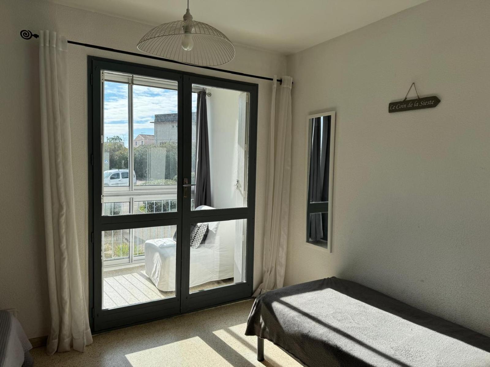 Sol-Y-Days Goelette, Agreable Appartement En Rdc Avec Parking, Proche Du Centre-Ville Et De La Plage Ле-Гро-дю-Руа Экстерьер фото